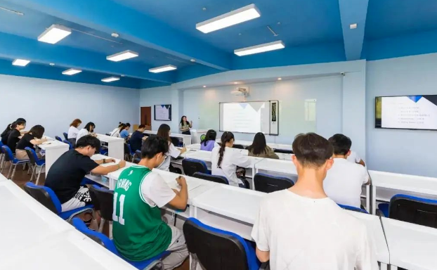 杨娟教授:想要突围高考?志愿填报的 “三减一加”法则,家长和考生务必提前了解! 杨娟教授:想要突围高考?志愿填报的 “三减一加”法则,家长和考生务必提前了解!