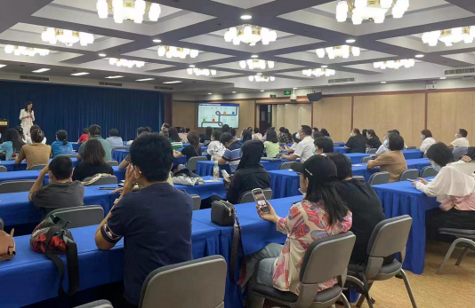 杨娟教授分享——家长如何助力孩子养成“环保”的学习习惯